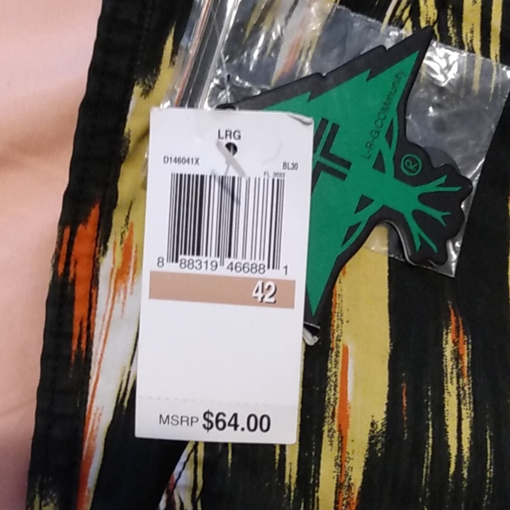 Men's cargo shorts.Excellent Condition.